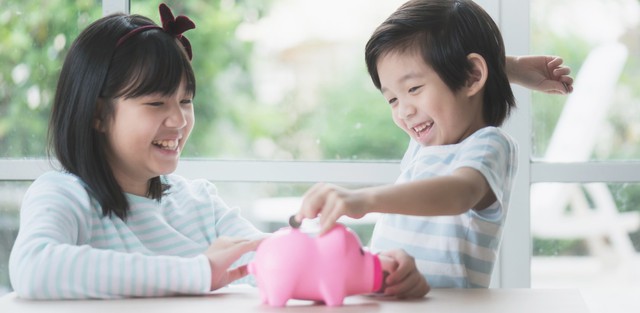 Con trai lên cấp 2, mẹ bắt đầu nói với con về tiền bạc nhưng bị chê trách là không biết dạy con- Ảnh 5.