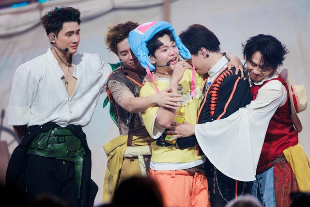 Các Anh Trai đang làm loạn MXH Threads: Cư dân mạng hoài nghi chia bè kết phái, bằng mặt không bằng lòng?- Ảnh 5. Các Anh Trai đang làm loạn MXH Threads: Cư dân mạng hoài nghi chia bè kết phái, bằng mặt không bằng lòng?- Ảnh 5.