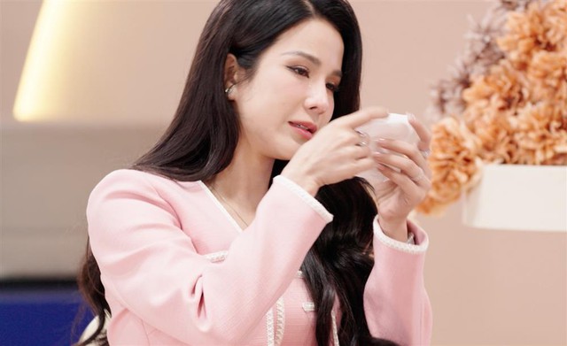 Diệp Lâm Anh lên tiếng khi bị nói dàn xếp, tung thêm clip hiện trường hỗn loạn vụ xô xát với chồng cũ- Ảnh 5. Diệp Lâm Anh lên tiếng khi bị nói dàn xếp, tung thêm clip hiện trường hỗn loạn vụ xô xát với chồng cũ- Ảnh 5.