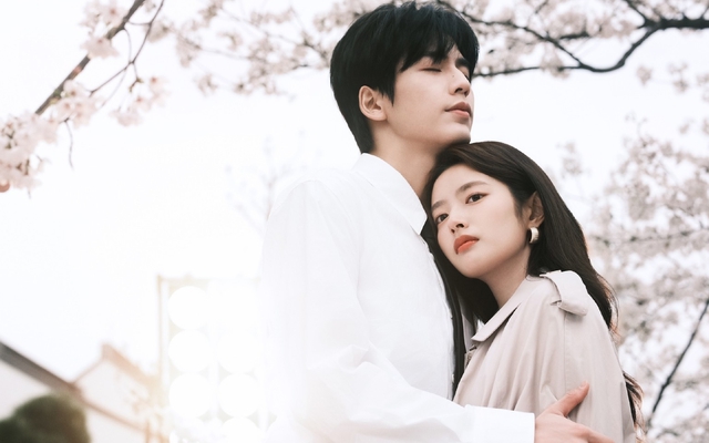 Vô ơn như mỹ nhân này xứng đáng biến mất khỏi showbiz: Bôi nhọ người giúp mình nổi tiếng, ăn không nói có trắng trợn- Ảnh 2. Vô ơn như mỹ nhân này xứng đáng biến mất khỏi showbiz: Bôi nhọ người giúp mình nổi tiếng, ăn không nói có trắng trợn- Ảnh 2.