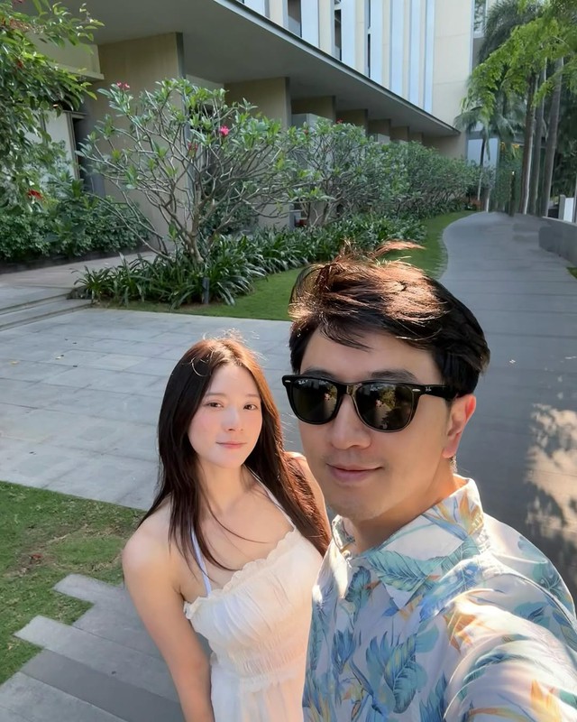 Bắt gặp "ngọc nữ" showbiz và bạn trai ngang nhiên làm trái lệnh cấm, vẻ ngoài ngây thơ hóa ra là dối trá- Ảnh 3. Bắt gặp "ngọc nữ" showbiz và bạn trai ngang nhiên làm trái lệnh cấm, vẻ ngoài ngây thơ hóa ra là dối trá- Ảnh 3.