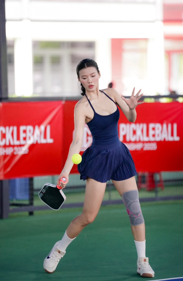 Gái đẹp Đắk Lắk "chinh chiến" làng pickleball: Lên sân cỡ này, đời thường cỡ nào?- Ảnh 5. Gái đẹp Đắk Lắk "chinh chiến" làng pickleball: Lên sân cỡ này, đời thường cỡ nào?- Ảnh 5.