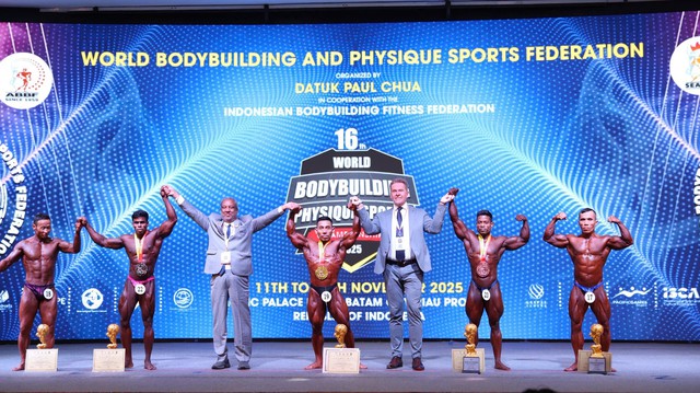 Phạm Văn Mách vô địch thể hình thế giới ở tuổi 49- Ảnh 1.
