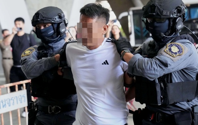 NÓNG: NÓNG: Dẫn độ em chồng Triệu Vy cầm đầu đường dây buôn người sang Myanmar về nước- Ảnh 1.