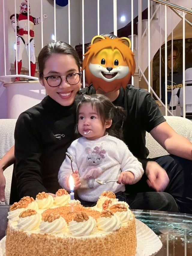 Bí mật muốn giấu kín của Á hậu Việt có con với chồng Việt kiều hơn 2 tuổi, vừa gặp đã muốn cưới- Ảnh 2. Bí mật muốn giấu kín của Á hậu Việt có con với chồng Việt kiều hơn 2 tuổi, vừa gặp đã muốn cưới- Ảnh 2.