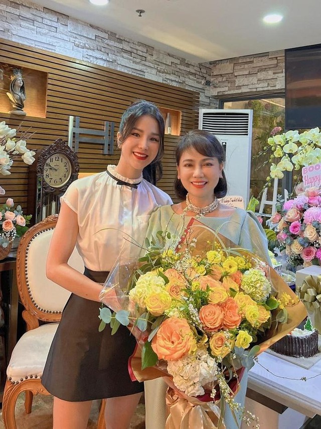 Bên trong ngôi nhà "100 tỷ mặt tiền quận 1" - nơi Diệp Lâm Anh và chồng cũ "var nhau"- Ảnh 3. Bên trong ngôi nhà "100 tỷ mặt tiền quận 1" - nơi Diệp Lâm Anh và chồng cũ "var nhau"- Ảnh 3.