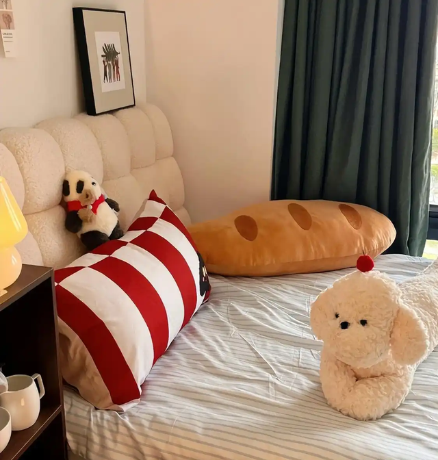 Không phải mê tín, đây là 5 món đồ tuyệt đối không để cạnh giường ngủ: Dễ rước họa vào thân, sức khỏe sa sút- Ảnh 3. Không phải mê tín, đây là 5 món đồ tuyệt đối không để cạnh giường ngủ: Dễ rước họa vào thân, sức khỏe sa sút- Ảnh 3.