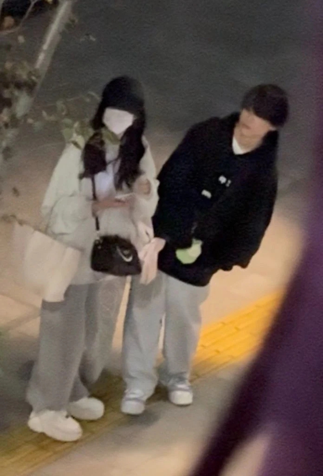 Một sao nữ vừa có màn "bay màu" nhanh nhất lịch sử showbiz- Ảnh 2. Một sao nữ vừa có màn "bay màu" nhanh nhất lịch sử showbiz- Ảnh 2.