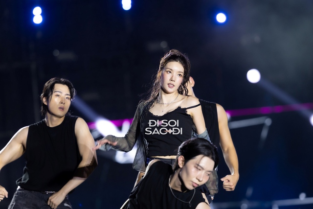 Nhan sắc "không app" của nữ hoàng WATERBOMB đạt KHÔNG điểm - không điểm nào để chê!- Ảnh 8. Nhan sắc "không app" của nữ hoàng WATERBOMB đạt KHÔNG điểm - không điểm nào để chê!- Ảnh 8.