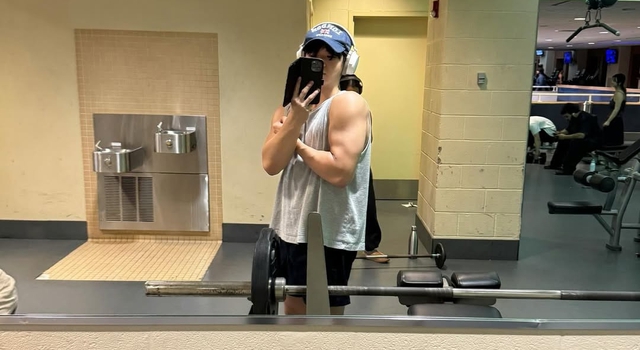 Vì muốn tán gái mà sao nhí hot nhất Bố Ơi Mình Đi Đâu Thế lột xác, diện mạo khi lớn không thể nhận ra!- Ảnh 2. Vì muốn tán gái mà sao nhí hot nhất Bố Ơi Mình Đi Đâu Thế lột xác, diện mạo khi lớn không thể nhận ra!- Ảnh 2.