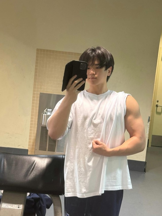 Vì muốn tán gái mà sao nhí hot nhất Bố Ơi Mình Đi Đâu Thế lột xác, diện mạo khi lớn không thể nhận ra!- Ảnh 3. Vì muốn tán gái mà sao nhí hot nhất Bố Ơi Mình Đi Đâu Thế lột xác, diện mạo khi lớn không thể nhận ra!- Ảnh 3.