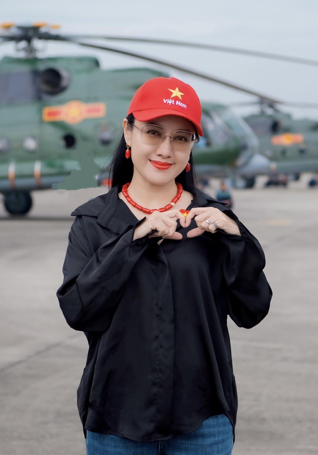 Facebook mạo danh BTV Hoài Anh "bay màu"- Ảnh 3. Facebook mạo danh BTV Hoài Anh "bay màu"- Ảnh 3.