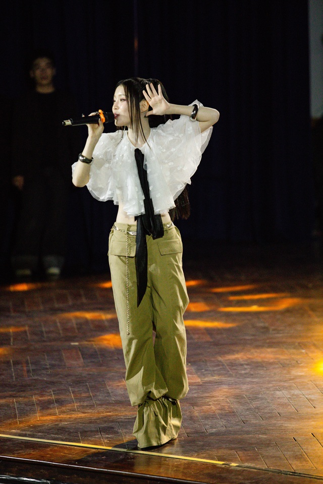 Màn cầu hôn “sượng trân” thiếu muối nhất Vbiz- Ảnh 3. Màn cầu hôn “sượng trân” thiếu muối nhất Vbiz- Ảnh 3.