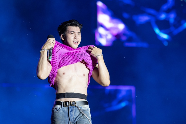 HIEUTHUHAI xin lỗi- Ảnh 2. HIEUTHUHAI xin lỗi- Ảnh 2.