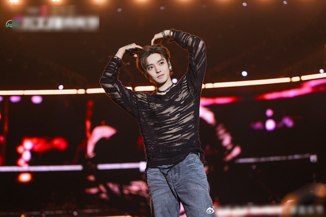 Mỹ nam cổ trang đẹp nhất cúi đầu hoảng loạn vì 1 câu nói của fan - Ảnh 3. Mỹ nam cổ trang đẹp nhất cúi đầu hoảng loạn vì 1 câu nói của fan - Ảnh 3.