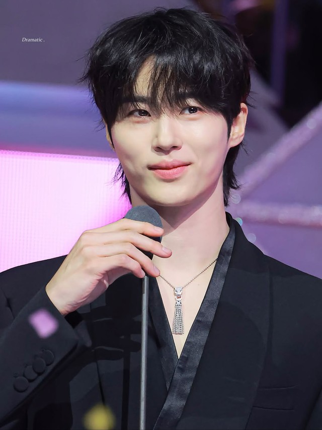 Động thái gây bão của dàn mỹ nam hot nhất showbiz ngay giữa sự kiện lớn - Ảnh 5. Động thái gây bão của dàn mỹ nam hot nhất showbiz ngay giữa sự kiện lớn - Ảnh 5.