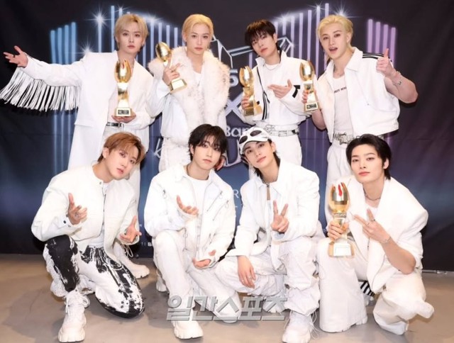 Động thái gây bão của dàn mỹ nam hot nhất showbiz ngay giữa sự kiện lớn - Ảnh 4. Động thái gây bão của dàn mỹ nam hot nhất showbiz ngay giữa sự kiện lớn - Ảnh 4.