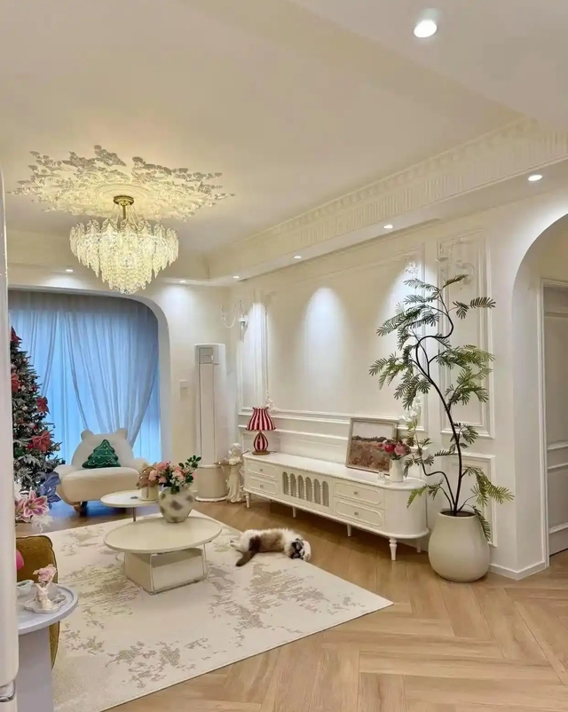 Nhiều người chê căn hộ 2 ban công bất tiện, cho tới khi thấy 2 vợ chồng trẻ ra tay- Ảnh 4. Nhiều người chê căn hộ 2 ban công bất tiện, cho tới khi thấy 2 vợ chồng trẻ ra tay- Ảnh 4.