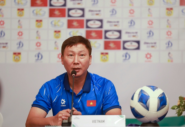 HLV Kim Sang-sik: "Xuân Son ghi bàn, tuyển Việt Nam thắng Lào khép lại 2025 trọn vẹn"- Ảnh 1.