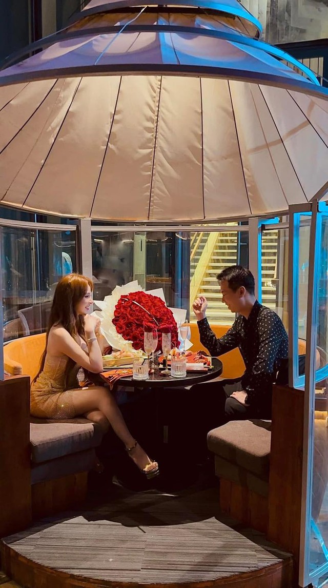 Đôi tai của "búp bê không tuổi", vợ chủ chuỗi khách sạn nổi tiếng TP.HCM nói lên tất cả- Ảnh 11. Đôi tai của "búp bê không tuổi", vợ chủ chuỗi khách sạn nổi tiếng TP.HCM nói lên tất cả- Ảnh 11.