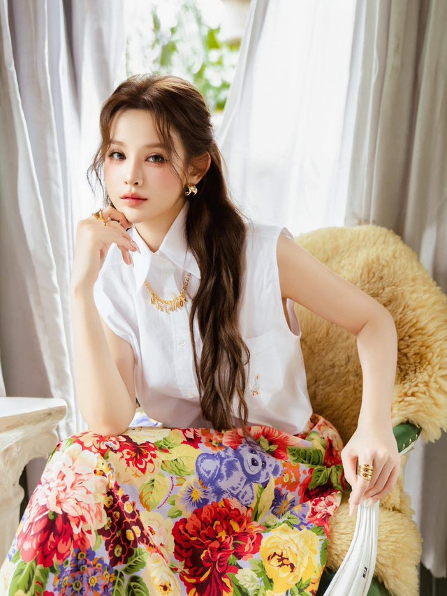 Đôi tai của "búp bê không tuổi", vợ chủ chuỗi khách sạn nổi tiếng TP.HCM nói lên tất cả- Ảnh 1. Đôi tai của "búp bê không tuổi", vợ chủ chuỗi khách sạn nổi tiếng TP.HCM nói lên tất cả- Ảnh 1.