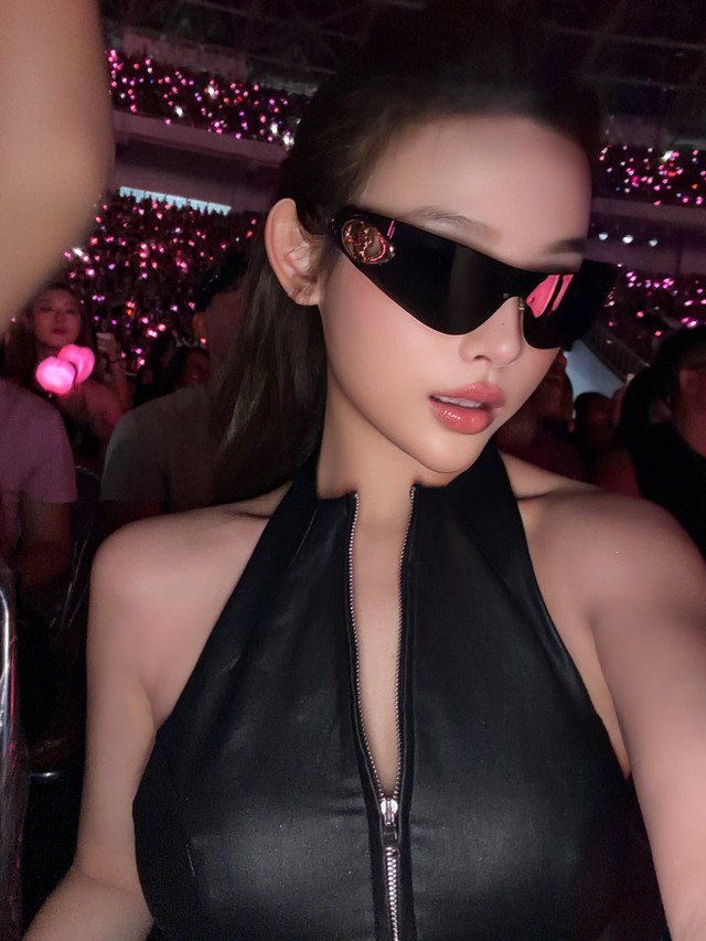 Đôi tai của "búp bê không tuổi", vợ chủ chuỗi khách sạn nổi tiếng TP.HCM nói lên tất cả- Ảnh 4. Đôi tai của "búp bê không tuổi", vợ chủ chuỗi khách sạn nổi tiếng TP.HCM nói lên tất cả- Ảnh 4.