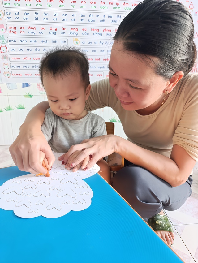 “Sốc” vì 500 nghìn đồng “ban phát”, cô giáo mầm non TP.HCM bỏ chức Hiệu trưởng, mở lớp học nhỏ: Lòng nhẹ nhõm vô cùng!- Ảnh 2. “Sốc” vì 500 nghìn đồng “ban phát”, cô giáo mầm non TP.HCM bỏ chức Hiệu trưởng, mở lớp học nhỏ: Lòng nhẹ nhõm vô cùng!- Ảnh 2.