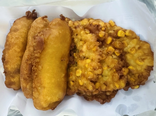 Từ chuyện hàng bánh chuối từ chối khách vì "chị còn bận ăn sáng": Ở đâu thấy vui và thoải mái thì ăn!- Ảnh 4. Từ chuyện hàng bánh chuối từ chối khách vì "chị còn bận ăn sáng": Ở đâu thấy vui và thoải mái thì ăn!- Ảnh 4.