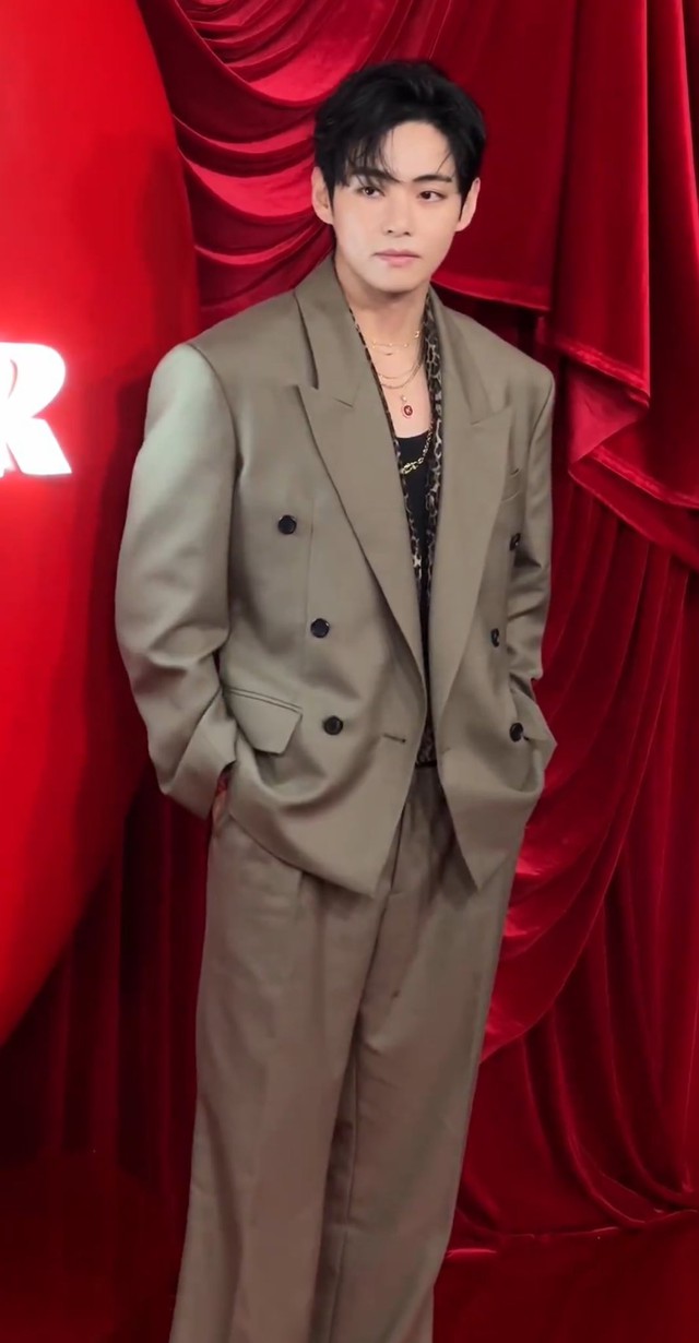 Loạt bằng chứng 2 thành viên hot nhất của BLACKPINK và BTS đang yêu nhau say đắm, không ai có thể xen vào- Ảnh 3.