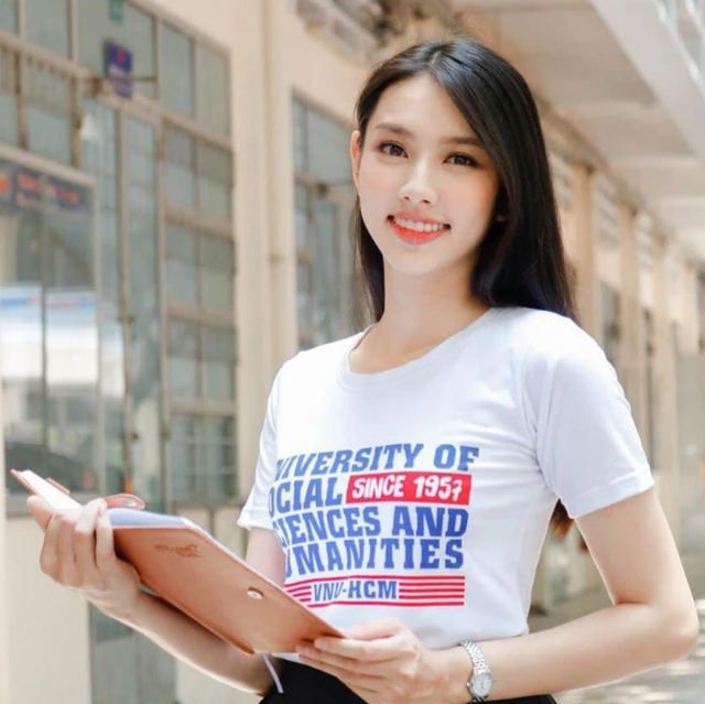 Sự thật về trình độ học vấn của Thuỳ Tiên- Ảnh 1. Sự thật về trình độ học vấn của Thuỳ Tiên- Ảnh 1.