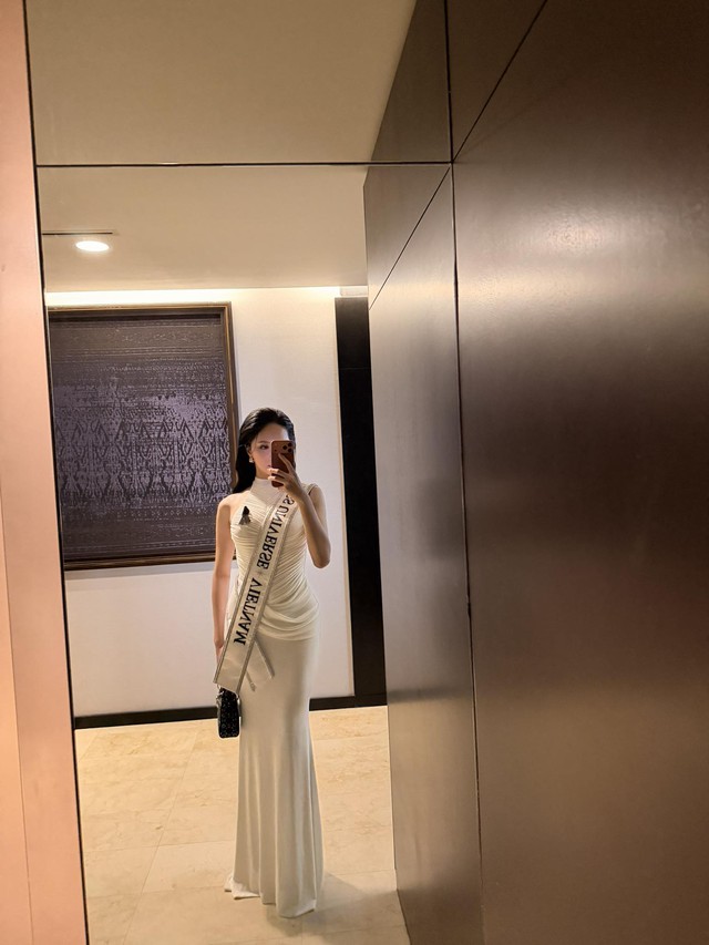 Hương Giang ngày đầu ở Miss Universe: 1 chi tiết thể hiện EQ cao, thái độ truyền thông quốc tế mới đáng bàn- Ảnh 1. Hương Giang ngày đầu ở Miss Universe: 1 chi tiết thể hiện EQ cao, thái độ truyền thông quốc tế mới đáng bàn- Ảnh 1.