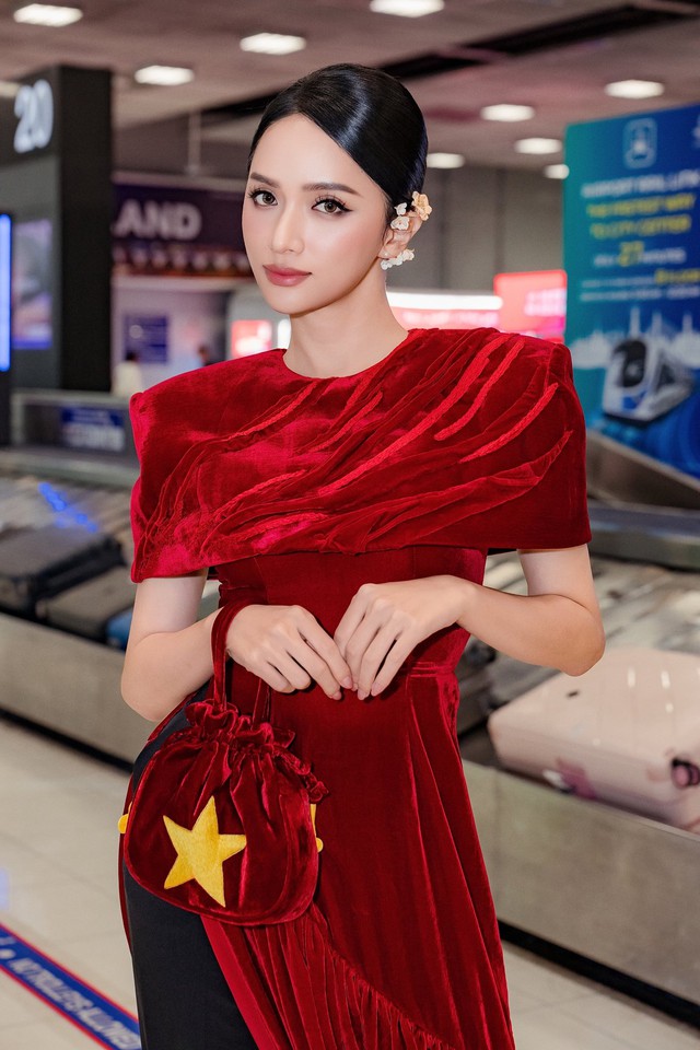 Hương Giang ngày đầu ở Miss Universe: 1 chi tiết thể hiện EQ cao, thái độ truyền thông quốc tế mới đáng bàn- Ảnh 6. Hương Giang ngày đầu ở Miss Universe: 1 chi tiết thể hiện EQ cao, thái độ truyền thông quốc tế mới đáng bàn- Ảnh 6.