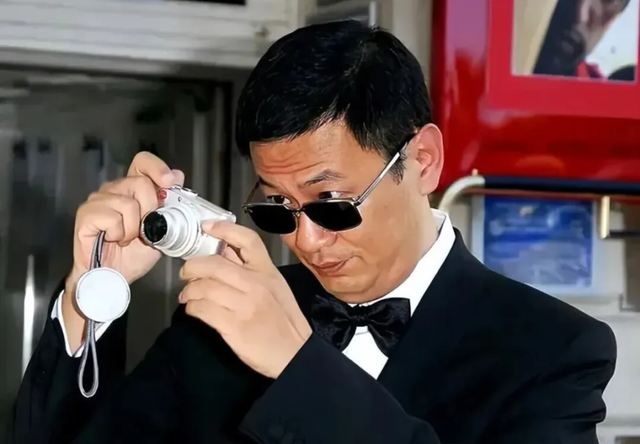 Ngoại lệ duy nhất của “ông lớn” kiểm soát Song Hye Kyo, làm khổ cả showbiz - Ảnh 1. Ngoại lệ duy nhất của “ông lớn” kiểm soát Song Hye Kyo, làm khổ cả showbiz - Ảnh 1.