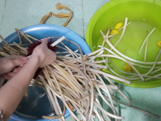 5 loại rau đặc sản miền Tây: Ăn 1 lần là nhớ mãi, đi chợ mà thấy phải MUA ngay- Ảnh 4. 5 loại rau đặc sản miền Tây: Ăn 1 lần là nhớ mãi, đi chợ mà thấy phải MUA ngay- Ảnh 4.