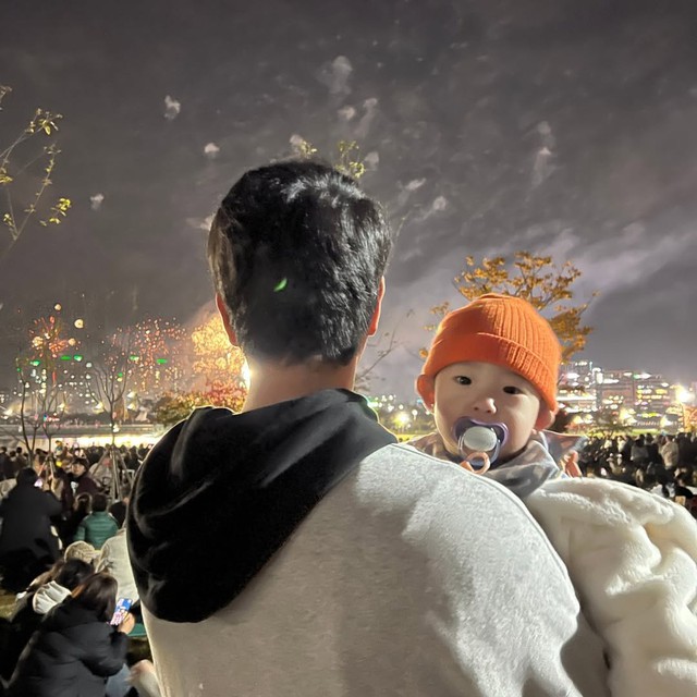 Lee Dong Wook bất ngờ công khai ảnh vợ con - Ảnh 3.