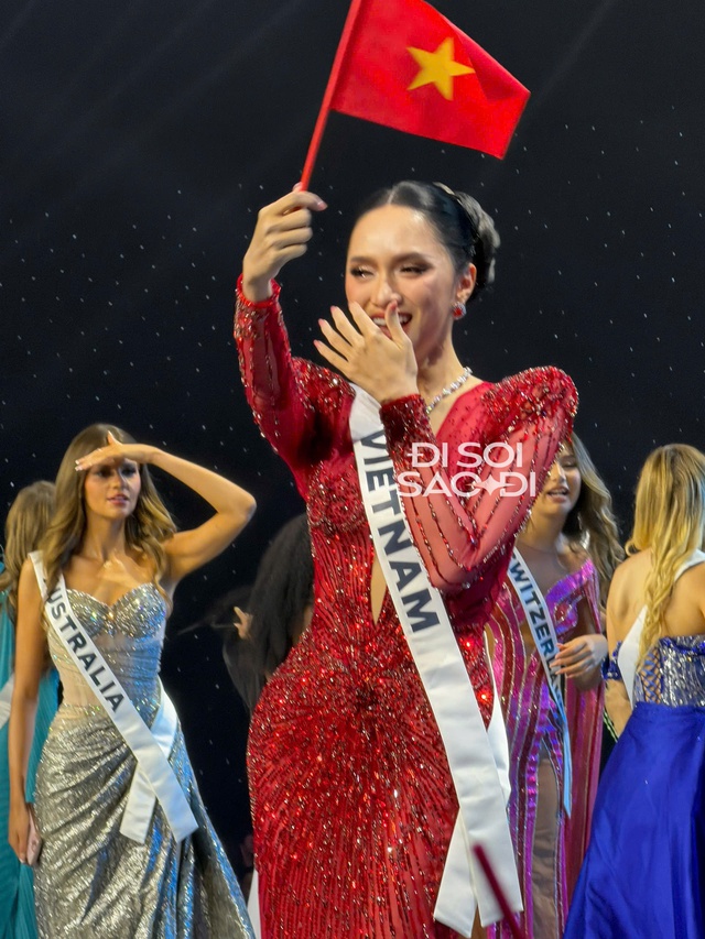 Hương Giang bật khóc, "nhận nợ" sau màn out top chấn động ở Miss Universe 2025- Ảnh 5.