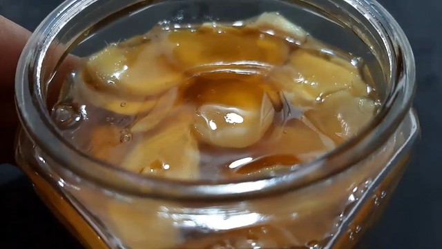 Mật ong pha thêm 1 thứ này khi uống thì sẽ thành "thuốc quý" trị ho, tăng cường miễn dịch để chóng hồi phục- Ảnh 2.