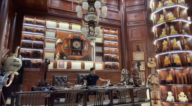 Thú vui lạ của Hoàng Kim Khánh - chồng Mailisa trước khi bị bắt- Ảnh 1.