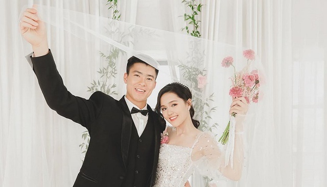 Cuộc sống hôn nhân của Duy Mạnh và vợ tiểu thư Hà thành sau 5 năm thay đổi thế nào?- Ảnh 1. Cuộc sống hôn nhân của Duy Mạnh và vợ tiểu thư Hà thành sau 5 năm thay đổi thế nào?- Ảnh 1.