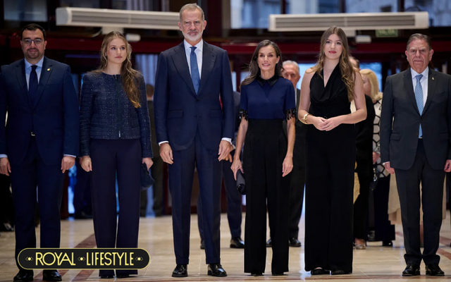 Công chúa Leonor và em gái “copy” gu của Vương hậu Letizia: Ba mẹ con hoàng gia Tây Ban Nha đẹp đều như nhau- Ảnh 1.