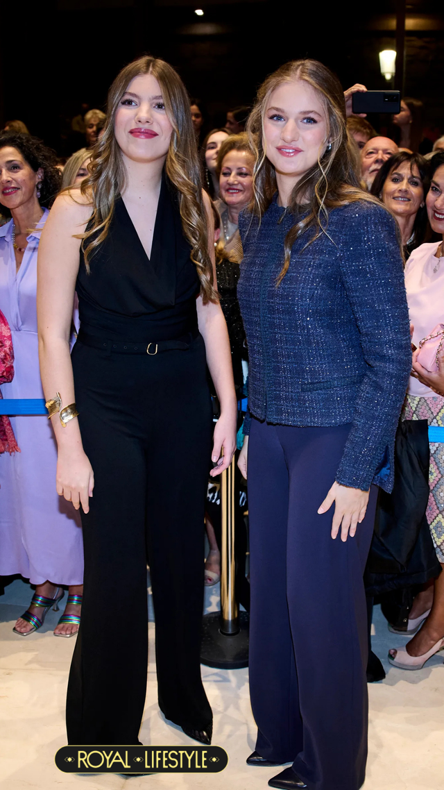 Công chúa Leonor và em gái “copy” gu của Vương hậu Letizia: Ba mẹ con hoàng gia Tây Ban Nha đẹp đều như nhau- Ảnh 2.