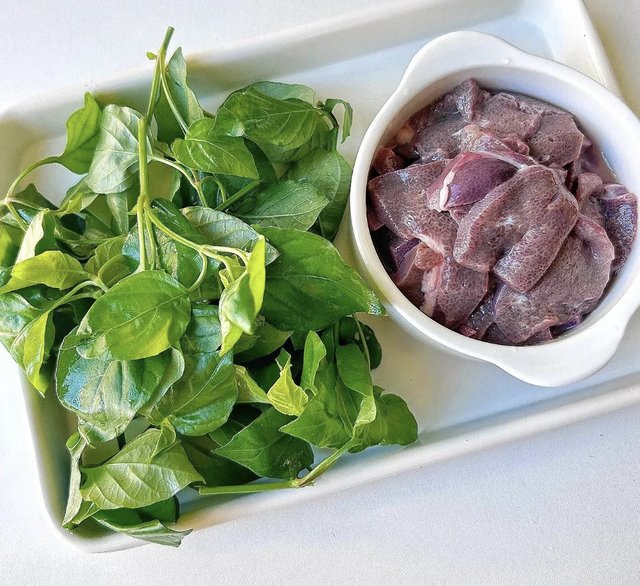 "Vua bổ máu giá rẻ" không phải táo tàu: 3 món dễ nấu giúp chị em hồng hào, đỡ mệt mỏi- Ảnh 1.