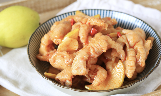 Chân gà sốt Thái hương lê: Món "nhắm chơi chơi" mà hết veo cả đĩa- Ảnh 1. Chân gà sốt Thái hương lê: Món "nhắm chơi chơi" mà hết veo cả đĩa- Ảnh 1.