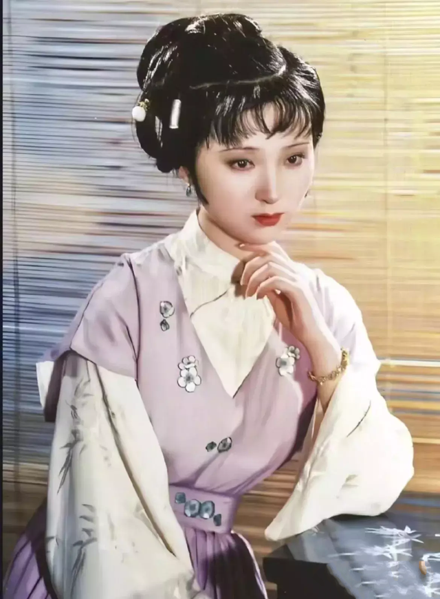 Phụ nữ thời nay mà cứ yêu và sống như Lâm Đại Ngọc chỉ có khổ mạt kiếp- Ảnh 3.