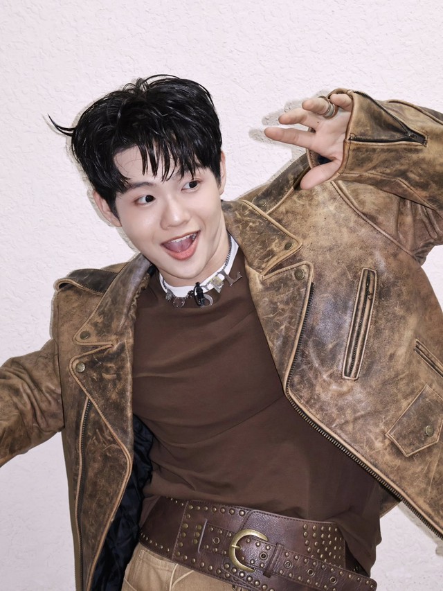 Mỹ nam nhảy đẹp nhất Say Hi khiến em trai Quang Hùng "lên bờ xuống ruộng" là ai?- Ảnh 6. Mỹ nam nhảy đẹp nhất Say Hi khiến em trai Quang Hùng "lên bờ xuống ruộng" là ai?- Ảnh 6.