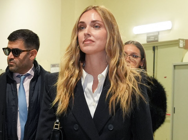 Mẫu nữ “bay” hơn 300 tỷ, nguy cơ ngồi tù 5 năm vì quỵt tiền từ thiện - Ảnh 1. Mẫu nữ “bay” hơn 300 tỷ, nguy cơ ngồi tù 5 năm vì quỵt tiền từ thiện - Ảnh 1.