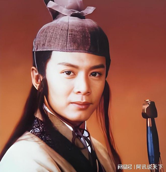 Thiếu gia đào hoa, ăn chơi bậc nhất showbiz bất ngờ xuống tóc đi tu- Ảnh 1. Thiếu gia đào hoa, ăn chơi bậc nhất showbiz bất ngờ xuống tóc đi tu- Ảnh 1.