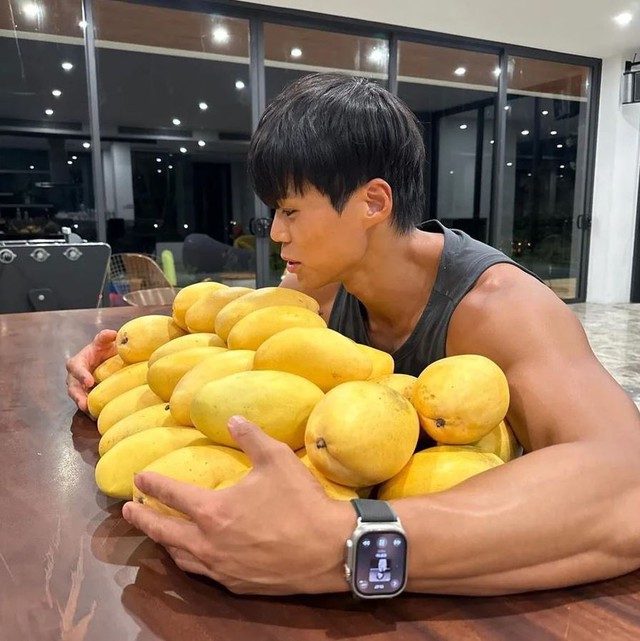 Khách Hàn chi 4 triệu/ngày chỉ để ăn “ngọc vàng” Việt Nam bán đầy ở chợ- Ảnh 2.