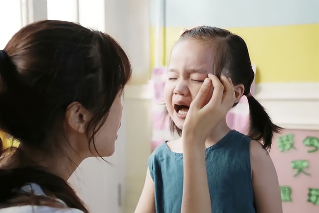 Bố mẹ nên dạy con nhẫn nhịn hay "ăn miếng trả miếng" khi bị bắt nạt?- Ảnh 3. Bố mẹ nên dạy con nhẫn nhịn hay "ăn miếng trả miếng" khi bị bắt nạt?- Ảnh 3.