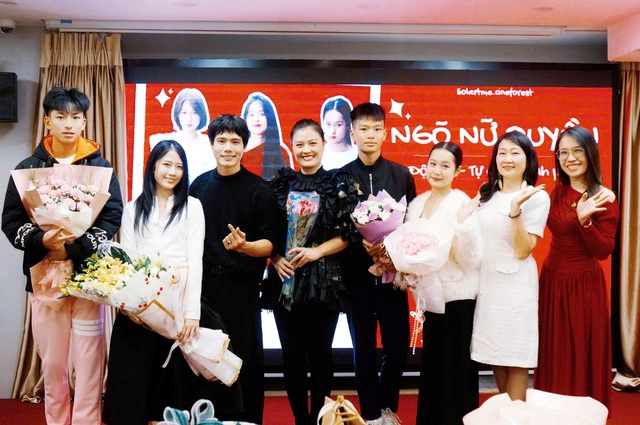 Nhà văn Tina Yuan đảm nhận vai diễn ấn tượng trong “Ngõ Nữ Quyền”- Ảnh 1. Nhà văn Tina Yuan đảm nhận vai diễn ấn tượng trong “Ngõ Nữ Quyền”- Ảnh 1.